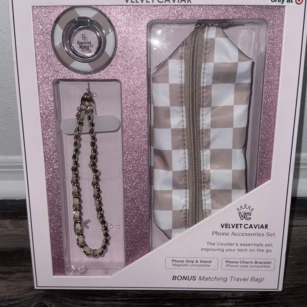 VELVET CAVIAR Phone Accessories Set